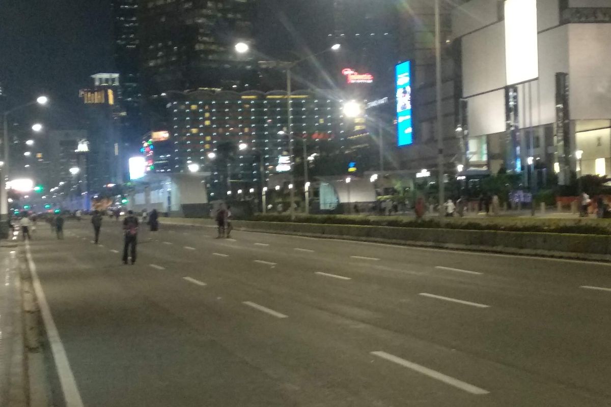 Jalan MH Thamrin kosong dan bebas dari kendaraan, Selasa (21/5/2019).