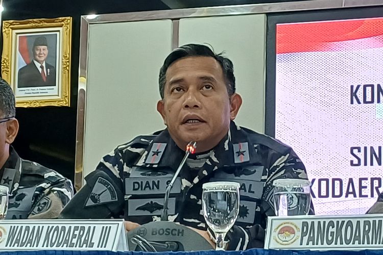 TNI AL Bongkar Pengiriman 16 Ton Pasir Timah ke Pergudangan Kosambi