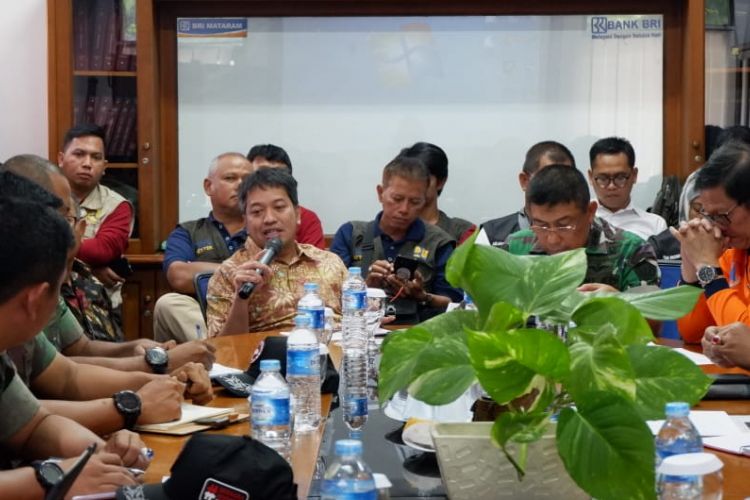 Plt. Deputi Bidang Koordinasi Dampak Bencana dan Kerawanan Sosial Kemenko PMK Sonny Harry Harmadi mengimbau para fasilitator pembangunan hunian tetap pasca gempa NTB untuk bergerak cepat memperbaiki rumah para korban gempa di NTB.