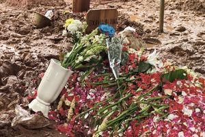 Penampakan Makam Vidi Aldiano, Dipenuhi Bunga dan Aroma Harumnya Menyeruak