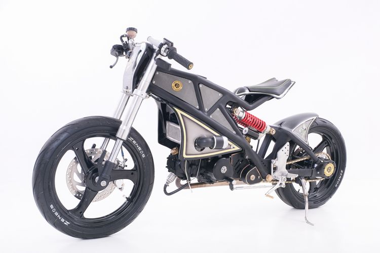 Motor custom Honda Grand dengan konsep Super Cub garapan Wins Paddock