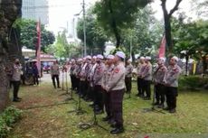 Polda Metro Jaya Kerahkan Pasukan Basmalah ke Tengah Aksi Demo di Gedung DPR