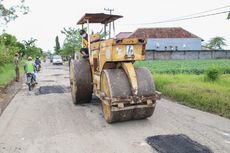 Demi Kenyamanan Pemudik, Pemkab Lamongan Perbaiki Jalan Berlubang