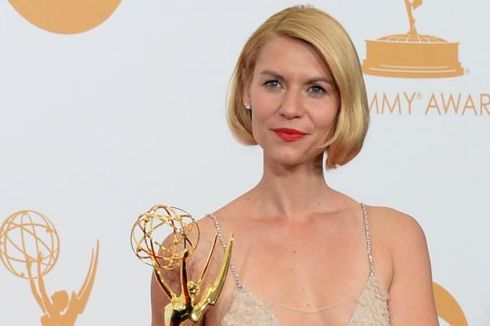 Claire Danes Bawa Pulang Penghargaan Emmy