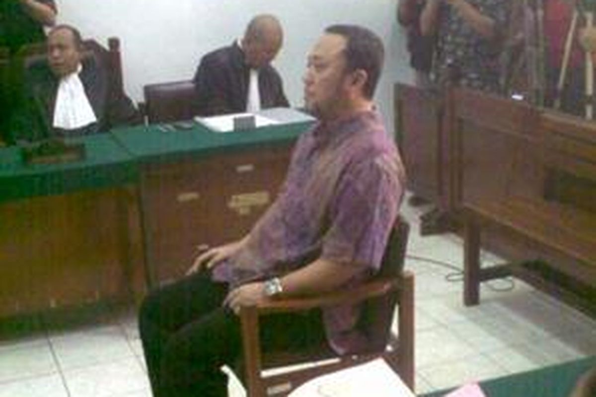 Terdakwa Alif Kuncoro saat sidang perdana di Pengadilan Negeri Jakarta Selatan, Rabu (14/7/2010)