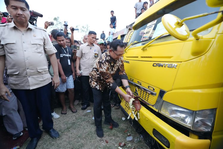 Bersama Menteri PKP, Mendagri Lepas 125 Truk Sukseskan Program Gentengisasi Presiden Prabowo