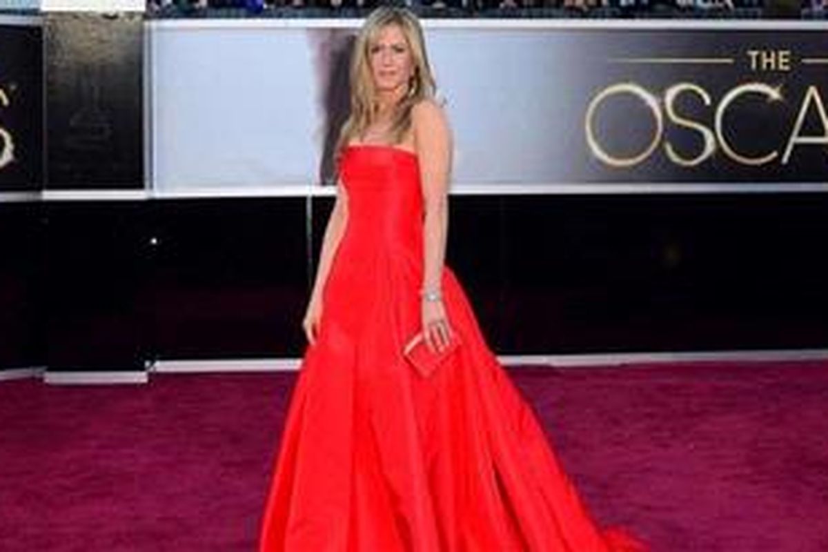 Jennifer Aniston hadir dalam Academy Awards 2013, yang diselenggarakan di Dolby Theatre, Hollywood, Los Angeles (California, AS), Minggu (24/2/20130 malam waktu setempat.