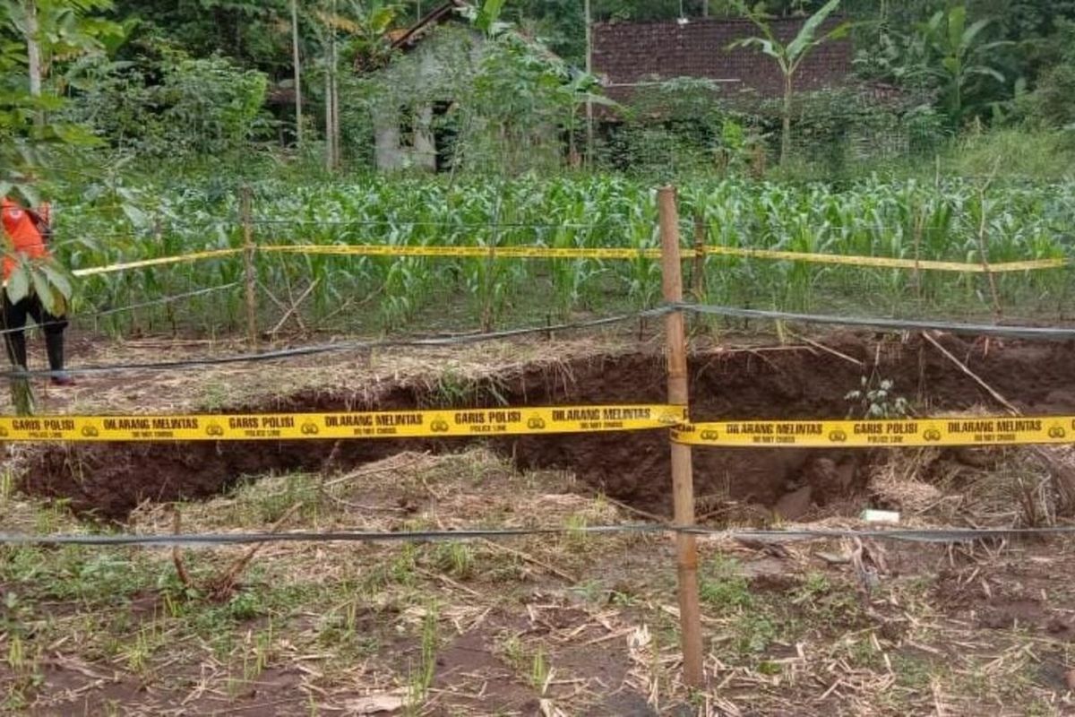 Lokasi lubang di ladang di Padukuhan Sumberan, Kalurahan Kenteng, Ponjong, Gunungkidul