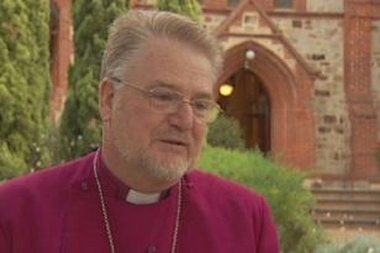 Uskup Agung Jeffrey Driver mengatakan perubahan ini merupakan pilihan bagi para imam. 
