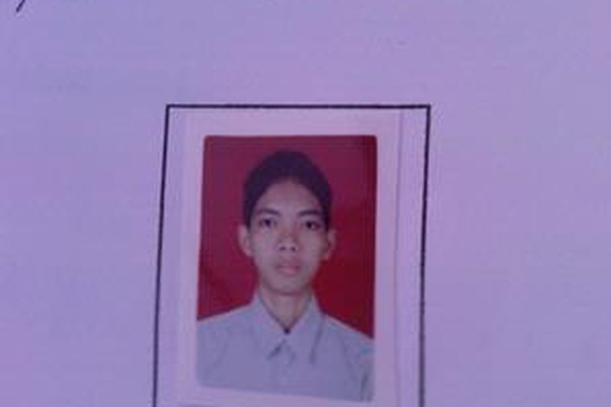 Sonny Jayadi, mahasiswa Universitas Islam Negeri Syarif Hidayatullah Jakarta, Fakultas Sains dan Teknologi yang diduga mempunyai hubungan dengan M Syahrir dan Syaifudin Zuhri.