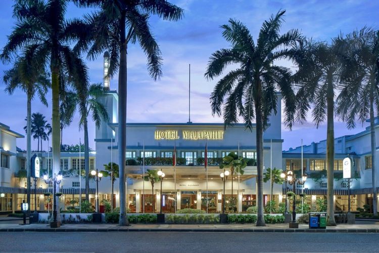 Hotel Majapahit, Surabaya merupakan salah satu bangunan yang menjadi saksi peristiwa 10 November 1945. 