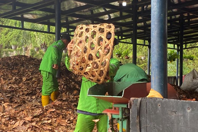 Dari Sampah Jadi Kompos, Upaya JIEP Kurangi Beban Bantargebang