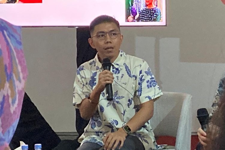 Editor Wolipop detikcom, Daniel Ngantung, dalam diskusi JF3 bertajuk Recrafted: Shaping the Future di Summarecon Discovery, Jakarta Utara, Selasa (19/5/2026).
