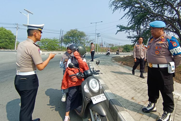 SIM dan STNK Digital Bisa Diakses Lewat HP, Ini Caranya