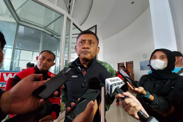 Peserta mengikuti kejuaraan indoor skydiving di Bandung Barat.