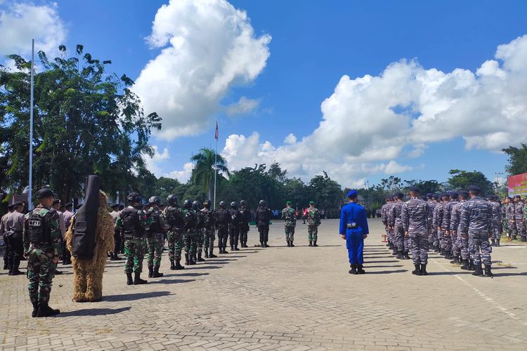 Foto : Apel gelar pasukan dalam rangka mengamankan kunjungan Presiden Republik Indonesia Joko Widodo, di Labuan Bajo, Kabupaten Manggarai Barat, NTT, besok Senin (13/3/2022).