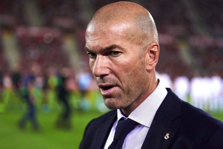 Ekspresi Zinedine Zidane usai Real Madrid dikalahkan Mallorca dengan skor 0-1 pada hari Minggu (20/10/2019)