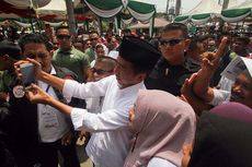 Jokowi dan Iriana Diarak Naik Becak Menuju Lokasi Kampanye
