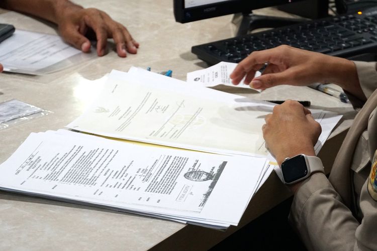 Sudah Lunas dan Pegang AJB, Kenapa Nama Belum Tercatat di Sertifikat?