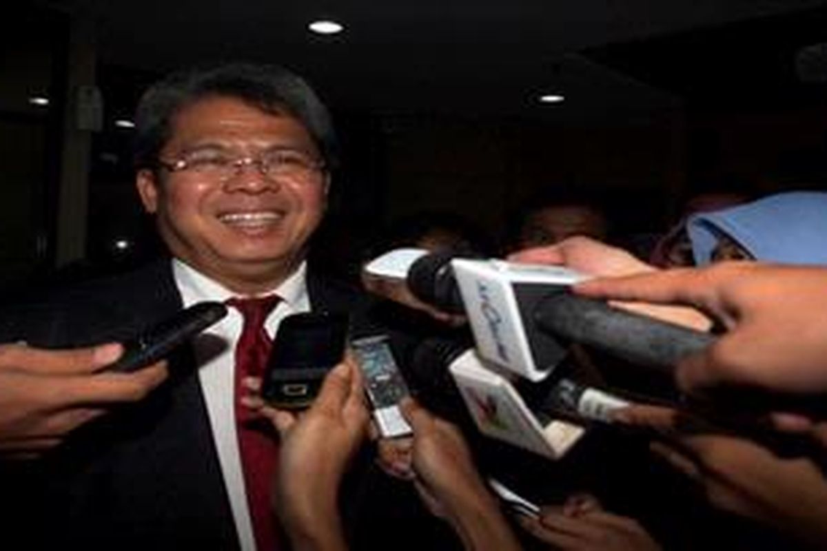 Todung Mulya Lubis di Komisi Pemberantasan Korupsi (KPK), Jakarta, Kamis (25/4/2013). 