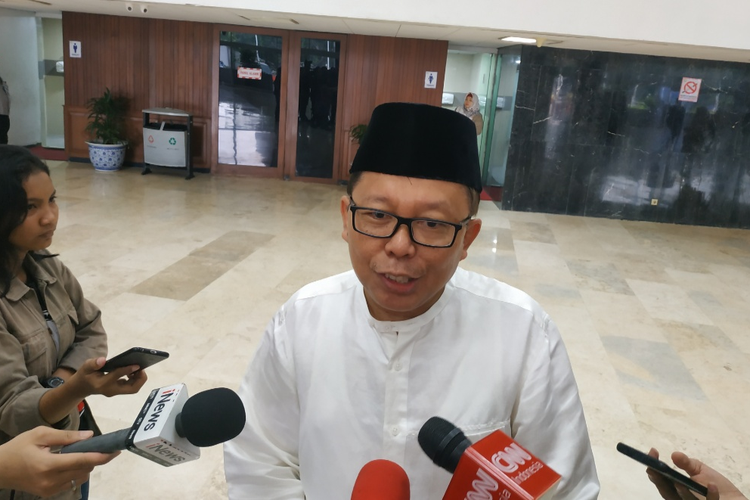 Anggota Komisi III dari Fraksi Partai Persatuan Pembangunan (PPP) Arsul Sani di Kompleks Parlemen, Senayan, Jakarta, Jumat (22/11/2019)