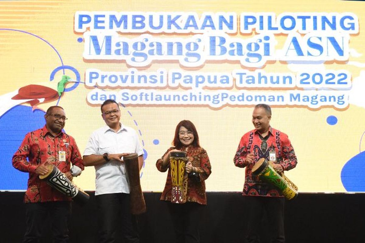 LAN luncurkan program Piloting Magang bagi ASN Provinsi Papua Tahun 2022 dan Soft Launching Pedoman Magang di Aula Profesor Agus Dwiyanto, Majelis Perwakilan Anggota (MPA), Kantor LAN Veteran, Senin.
