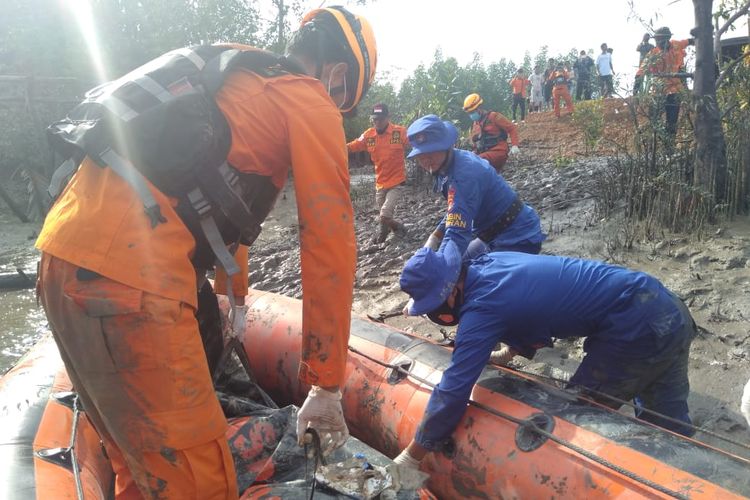 Tim SAR menemukan Sawi dalam kondisi meninggal dunia di Sungai Manggarau, Penagan, Bangka, Minggu (13/9/2020).