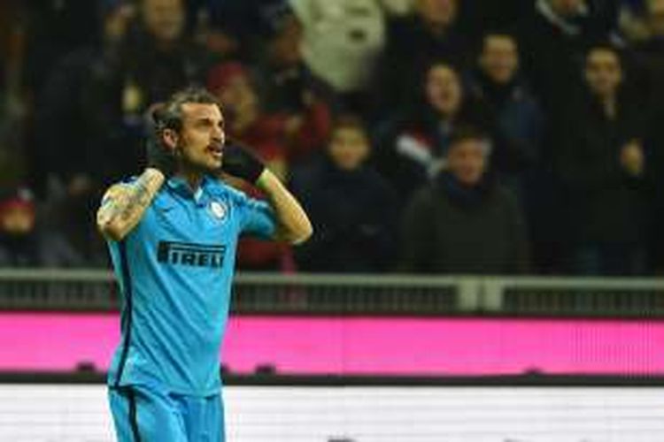 Pablo Daniel Osvaldo saat memperkuat Inter Milan dalam laga Liga Europa kontra Dnipro di Stadion Giuseppe Meazza, 27 November 2014.