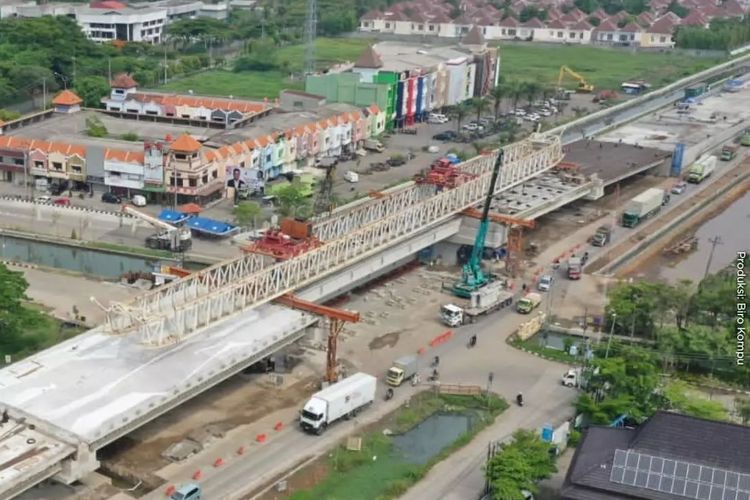 Konstruksi Flyover Arteri Madukoro di Kota Semarang.
