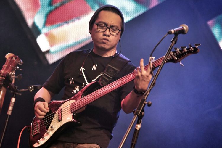 Pemain Bass PADI Reborn Pernah Jual Mobil demi Beli Gitar Incaran