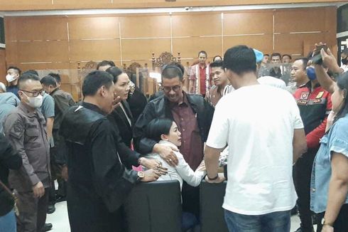 Tangis dan Sujud Syukur Nikita Mirzani Bebas dari Kasus Dito Mahendra