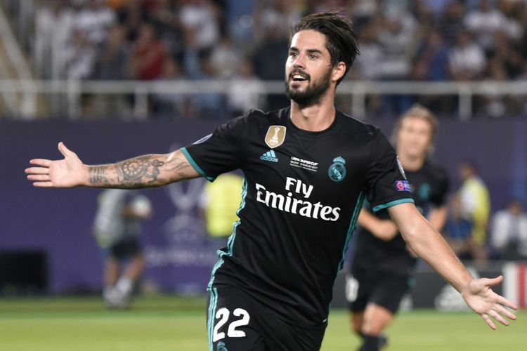 Gelandang Real Madrid asal Spanyol, Isco, melakukan selebrasi setelah mencetak gol ke gawang Manchester United dalam pertandingan Piala Super Eropa di Philip II Arena, Skopje, Selasa (8/8/2017).