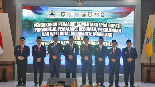 Pj Gubernur Jateng Nana Sudjana Lantik 6 Penjabat Sementara, Siapa Saja Mereka?