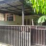 Densus 88 Geledah Rumah Terduga Teroris di Arcamanik Bandung, Dokumen hingga Samurai Diamankan