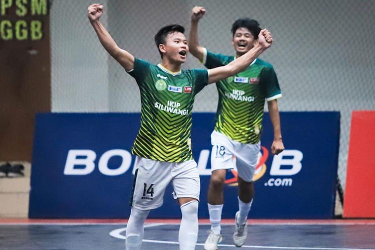 Pada laga Liga Mahasiswa Futsal Nationals Season 7 di Malang, Rabu (27/11/2019), Institut Keguruan dan Ilmu Pendidikan Siliwangi (IKIP Siliwangi) Cimahi menang dengan skor 3-2 saat berhadapan dengan Universitas Surabaya (Ubaya).
