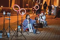 Ramai soal "Live Streaming" di Pinggir Jalan di China, Ini Kata Sosiolog