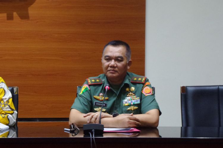 Komandan Pusat Polisi Militer Mayor Jenderal TNI Dodik Wijanarko di Gedung KPK Jakarta, Jumat (16/6/2017).