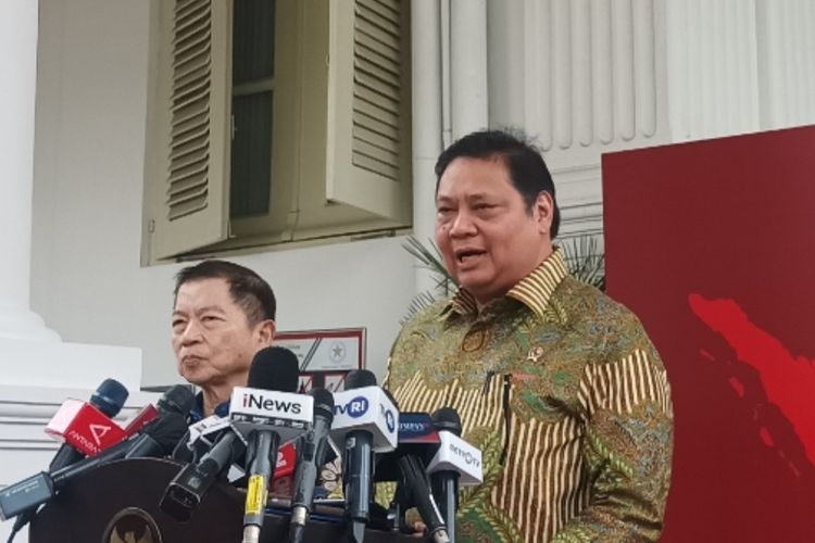 Ketua Umum Golkar Airlangga Hartarto di Kompleks Istana Kepresidenan, Jakarta, Selasa (24/10/2023).