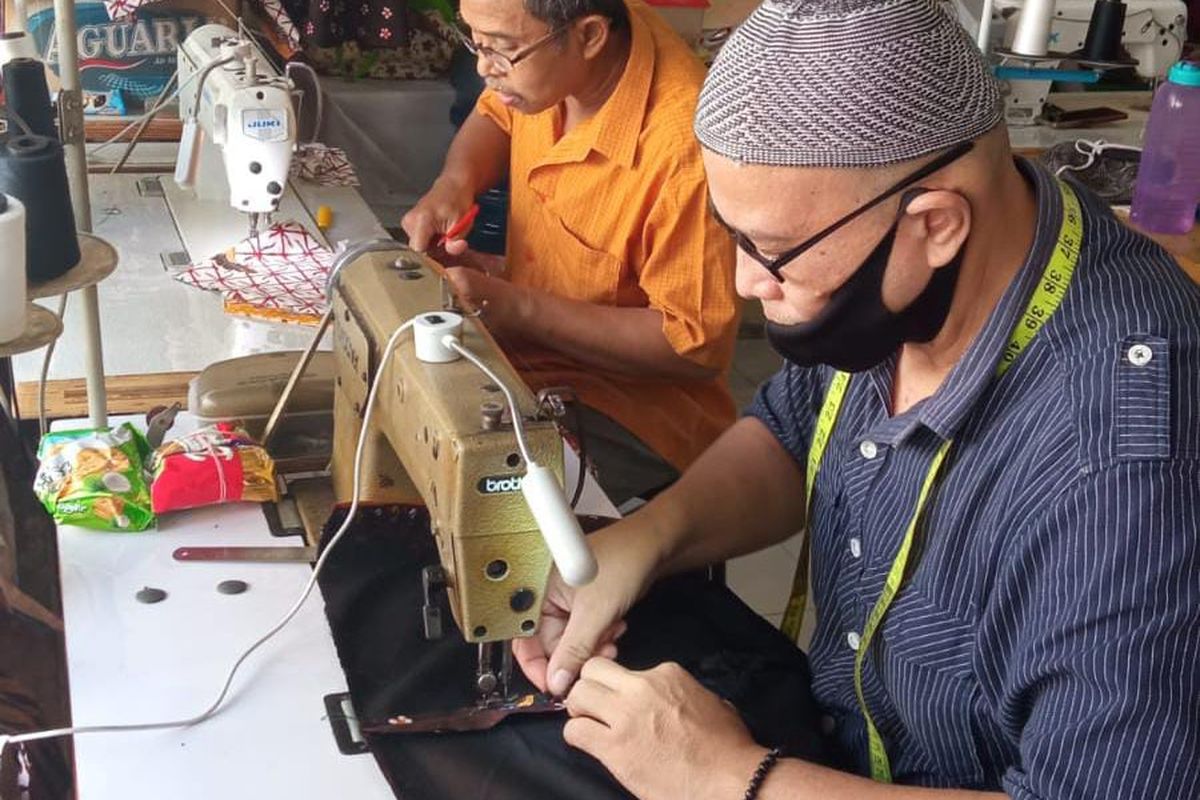 Seorang perempuan bernama Lisa Farida (44) rela resign dari pekerjaan tersebut demi memberdayakan penyandang disabilitas untuk bersama-sama mengembangkan UMKM fesyen. Bagi Lisa, uang bukan segalanya. Pekerjaan yang sudah mapan pun ia tinggalkan demi memberdayakan penyandang disabilitas.