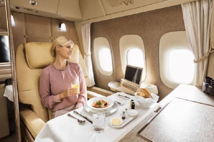 Kabin kelas suite terbaru maskapai Emirates di pesawat Boeing 777.
