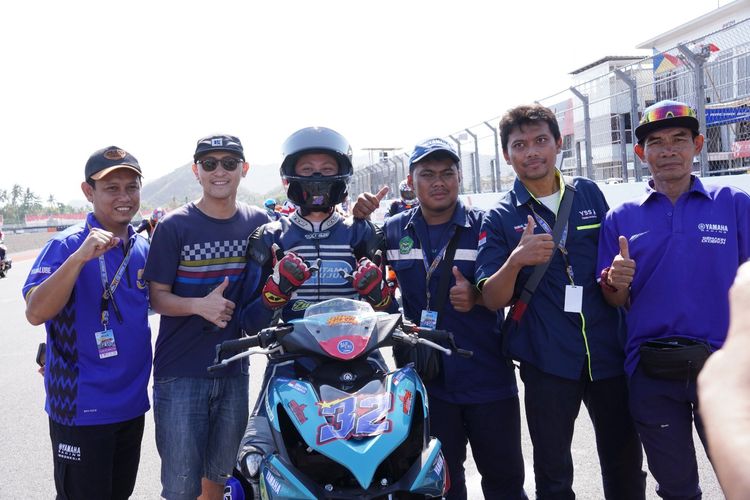 Tim balap SMK Insan Mulia Tangerang berhasil meraih podium pada seri kedua Yamaha Sunday Race yang digelar di Sirkuit Mandalika