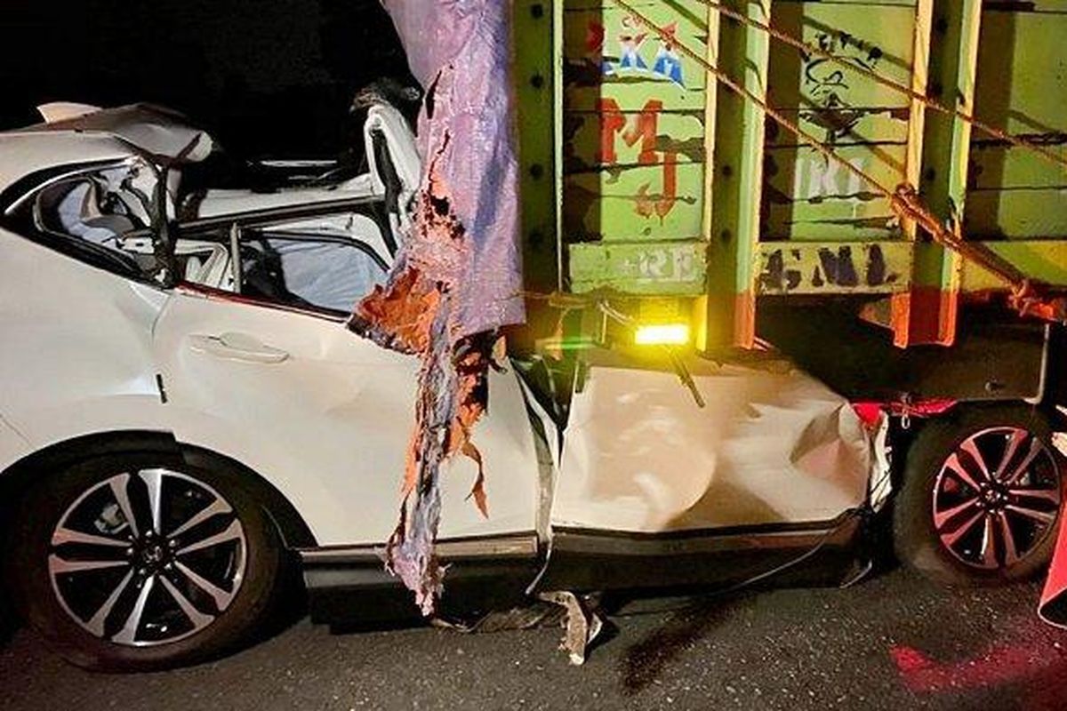 Penampakan Honda CRV bernomor polisi L-1225-I yang terlibat kecelakaan dahsyat di Jalan Tol Solo - Semarang Jalur B KM 485.600 Dukuh Jambean, Desa Mojolegi, Kecamatan Teras, Kabupaten Boyolali, Selasa (8/9/2020) malam.