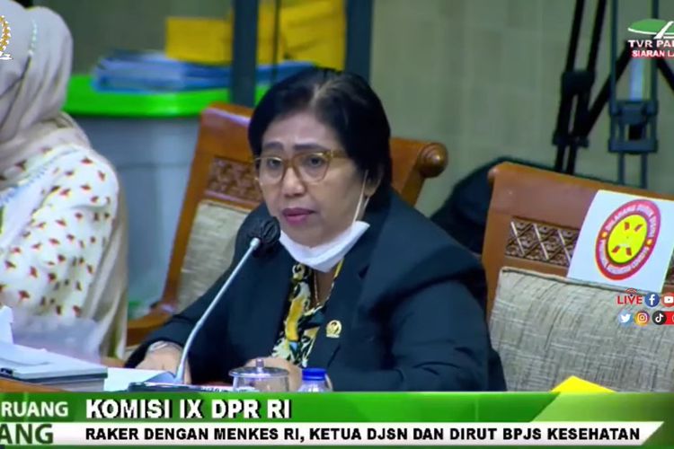 Anggota Komisi IX DPR RI Irma Suryani Chaniago saat menegur Menteri Kesehatan Budi Gunadi Sadikin dalam rapat kerja di ruang Komisi IX DPR RI, Senayan, Jakarta, Selasa (25/1/2022).
