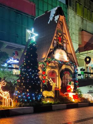 Tema Natal di Lippo Mall