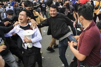 Demo Mahasiswa di Palembang Ricuh