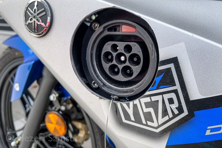 Yamaha MX-King versi Malaysia alias Y15ZR dikonversi menjadi motor listrik
