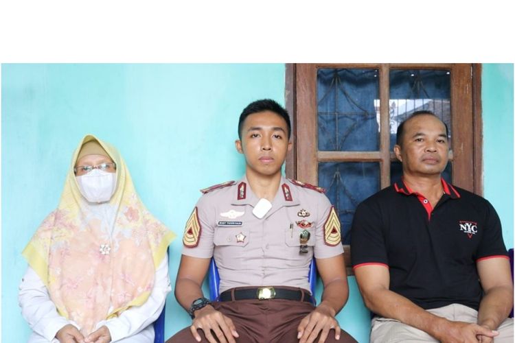 Riqy Yusriyadi, lulusan SMA di Lombok yang diterima menjadi taruna Akpol bersama kedua orangtuanya. 