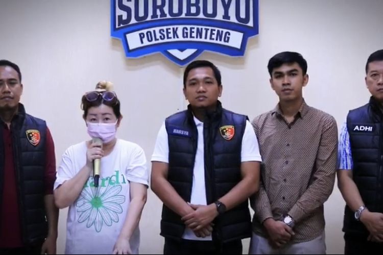 Pengemudi Xpander tabrak kafe (baju putih) usai melakukan proses mediasi, Selasa (19/3/2024).