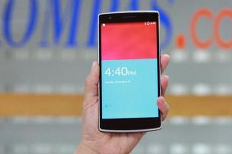 OnePlus One dalam genggaman