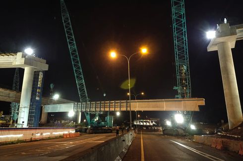 Ada Pemasangan Gelagar Jembatan di Simpang Sadang Tol Cipularang